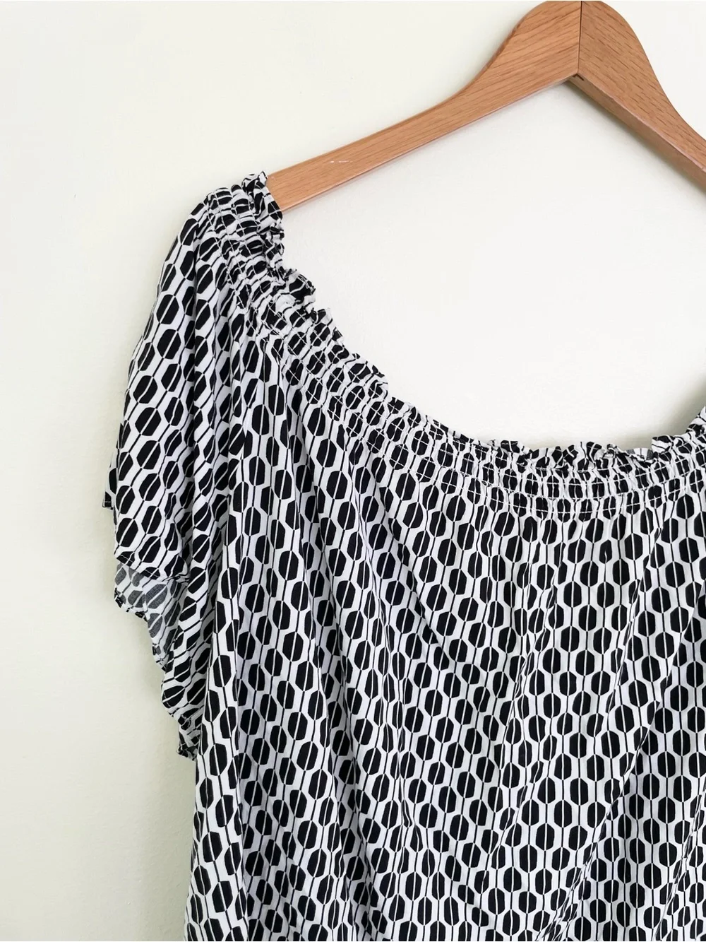 Kate Spade Black and White Geometric Print Flutter Sleeve Blouse XL Extra Large